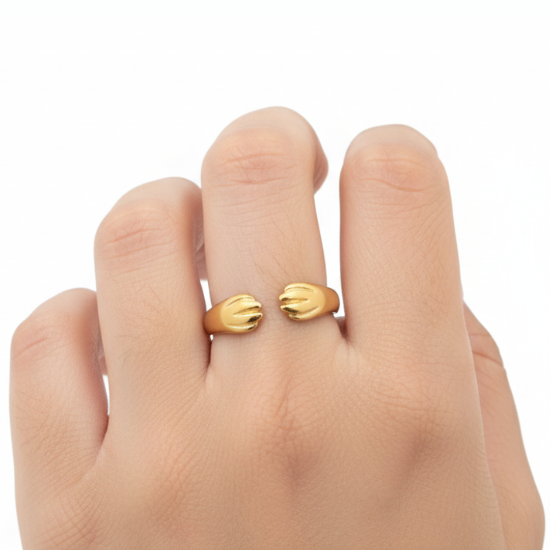 Huggie ring