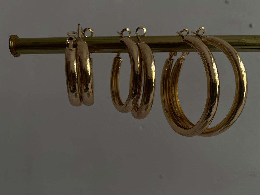 SG-FASHION-VAULT-GOLDEN-BOSS-BABE-HOOPS
