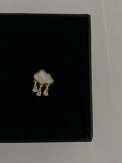 Leilani drop Studs